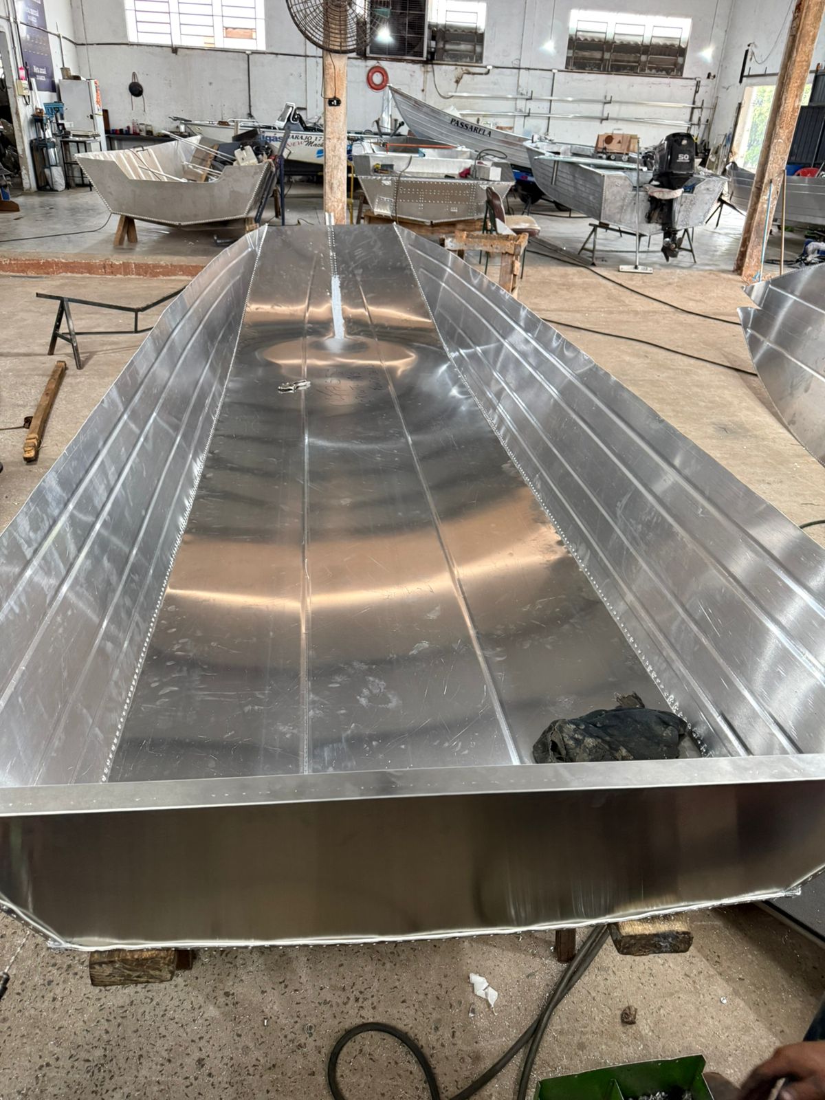 Barco de alumínio modelo 2